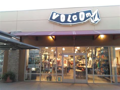 Volcom Outlet store in Phoenix Premium Outlets (Arizona)